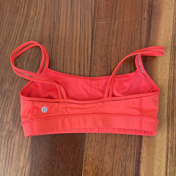 Lululemon sport bra size 6 - Picture 2 of 2